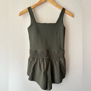 Abercrombie YPB sculptLUX Hybrid Flyaway Onesie Size Small Desert Olive Romper